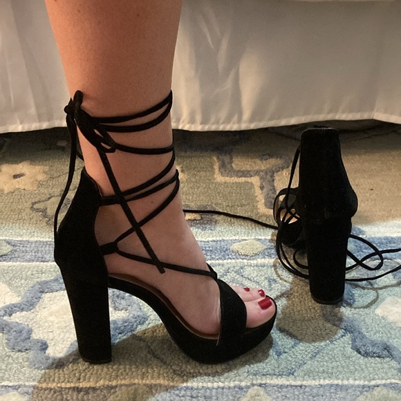 Lulus brand size 6 black suede platform heels - Picture 3 of 4